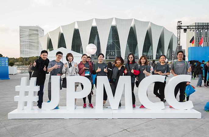 Shanghai brought the 2018 J.P. Morgan Corporate Challenge Series to a close with a capacity crowd of 5,000 taking off from the Oriental Sports Center starting line.