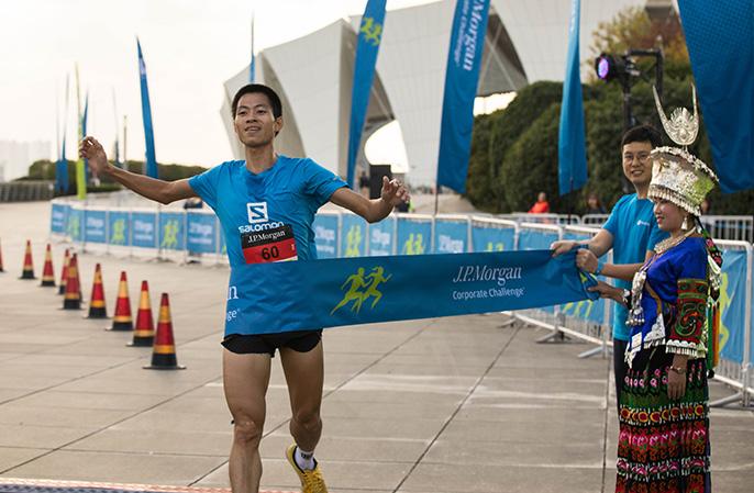 Shanghai brought the 2018 J.P. Morgan Corporate Challenge Series to a close with a capacity crowd of 5,000 taking off from the Oriental Sports Center starting line.