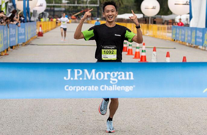 Deloitte & Touche not only had the largest company team (500 entrants) but the two fastest runners – Jasmine Teo and Melvin Wong.